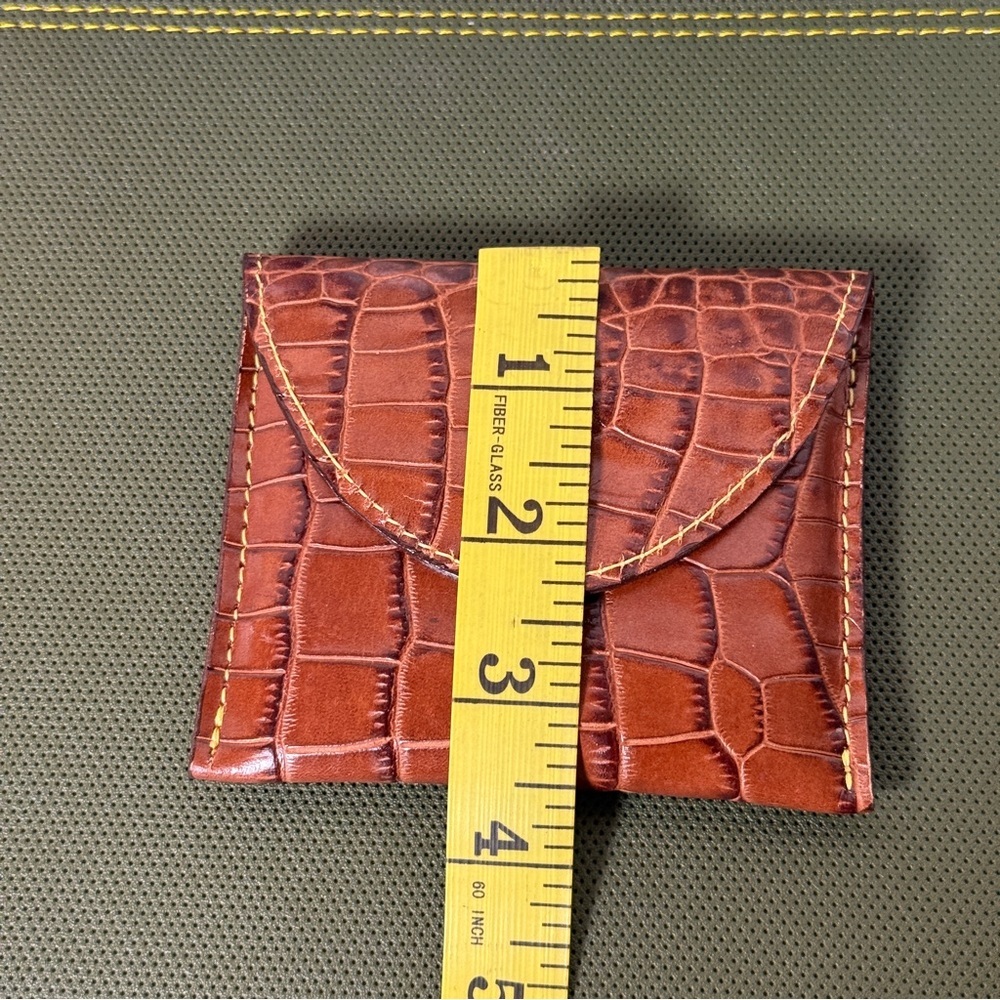 Elegant Brown Leather Crocodile-Embossed Wallet - Picture 6 of 7